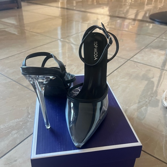 Black Heels - Picture 3 of 13